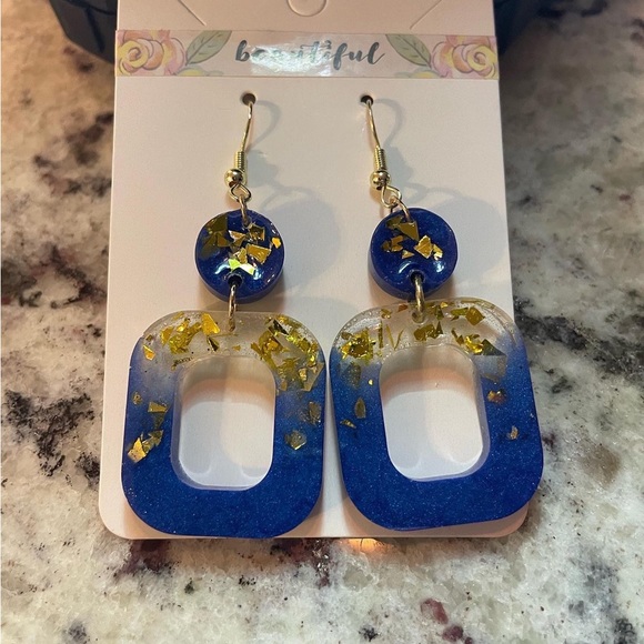 Handmade resin jewelry. Customizable. Any color. Lightweight. - Picture 5 of 16